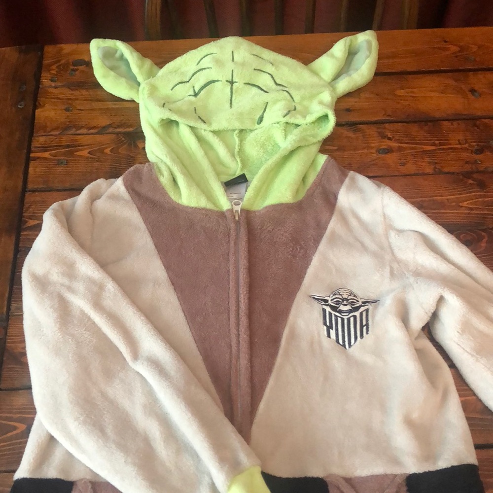 Star Wars Yoda pajama suit size medium